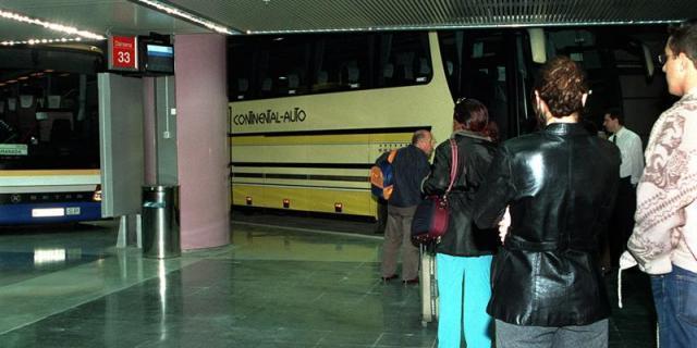 Hoyo de Manzanares pagará el 50 % del abono transporte de los estudiantes