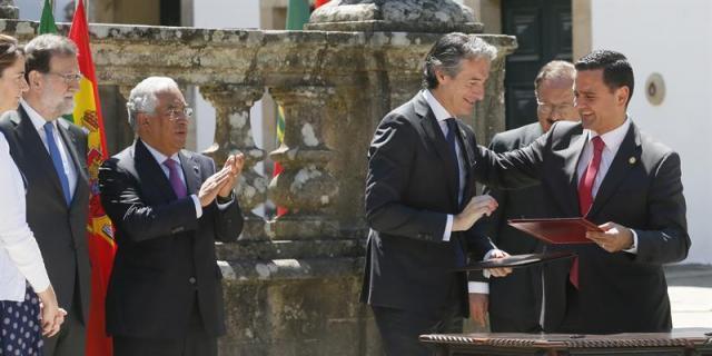 De la Serna aboga por defender el sector del taxi incrementando los controles