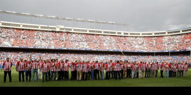 El Atlético de Madrid entregó al Papa los beneficios de la despedida del Calderón