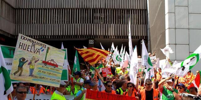 Los examinadores de tráfico, en huelga desde hoy
