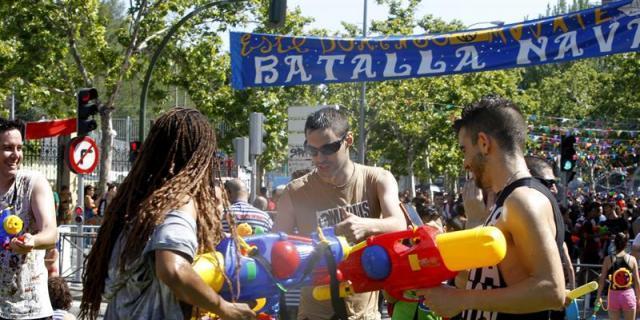 Vallecas libra una batalla naval en favor de los refugiados