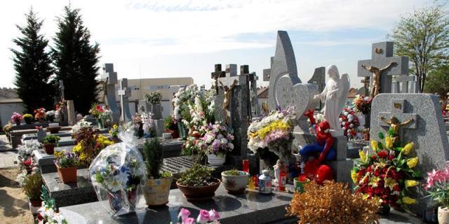 El Ayuntamiento reformará el crematorio de la Almudena y el cementerio de Vallecas