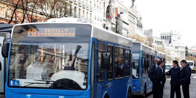El uso del autobús baja en Madrid un 13,8% en marzo y el del Metro, un 1,6%