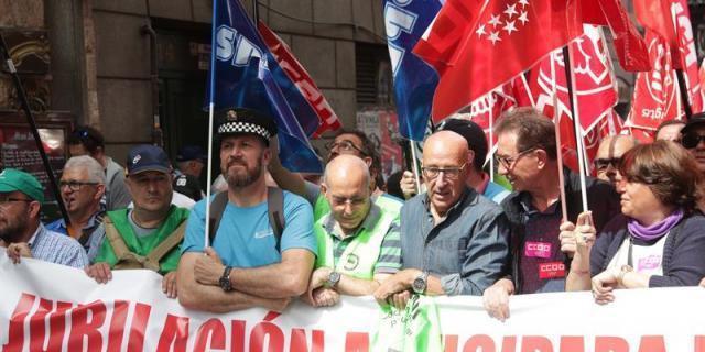 Miles de policías municipales reclaman en Madrid la jubilación anticipada