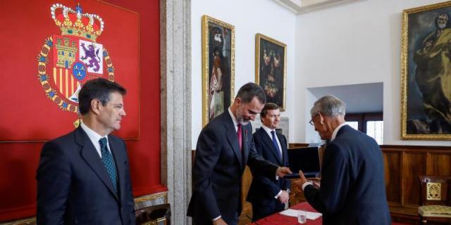 Felipe VI pide a los historiadores objetividad para evitar dejarse llevar por sus opiniones