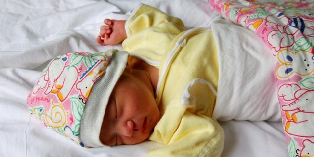 España registra el número de nacimientos más bajo desde 1996