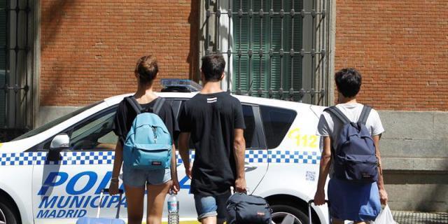 Caen los usuarios de todos los alojamientos extrahoteleros en Madrid en mayo