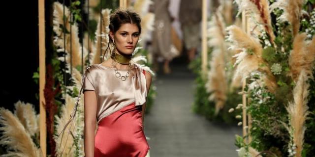 Juan Duyos, costura a fuego lento