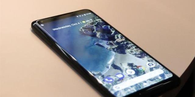 La mitad de los adolescentes de la región usa el móvil más de tres horas al día