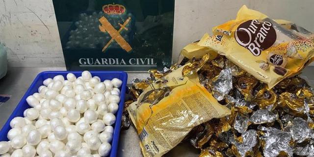 Incautan 14 kilos de cocaína en el aeropuerto de Barajas, la mitad en bombones