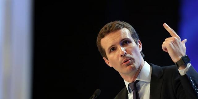 La URJC encuentra "una caja de documentación" del año del máster de Casado