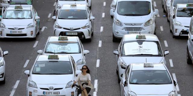 Cinco comunidades piden a Ábalos el texto del decreto que regulará los VTC