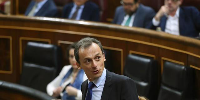 Garrido cree que Pedro Duque "tiene un problema muy serio"