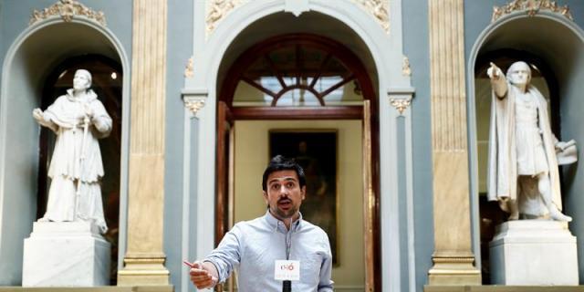 Podemos anima a las familias a luchar por sus casas vendidas a un fondo buitre