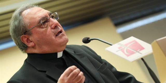 El portavoz de la Conferencia Episcopal recuerda sobre los restos de Franco que los muertos no tienen carné político