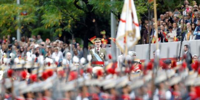 El mal tiempo obligó a suspender el desfile aéreo del 12-O aunque intervino la Patrulla Águila