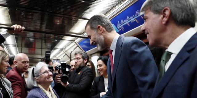 El Rey viaja en Metro para conmemorar el centenario del primer trayecto 