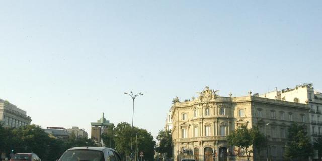 El Ayuntamiento prepara un plan para ampliar las aceras en el Paseo del Prado