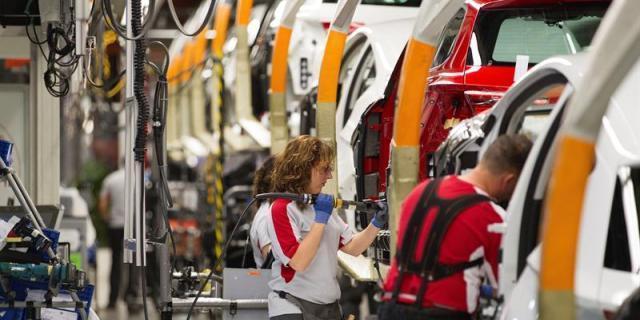 El paro bajó en Madrid en 7.900 personas en el tercer trimestre, un 1,92 %