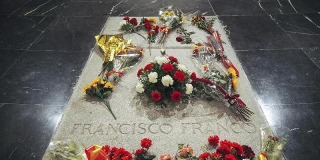 La familia Franco, segura de que no se exhumará al dictador sin su aprobación