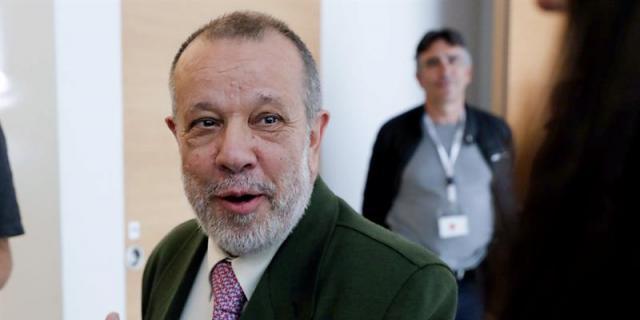 El Defensor del Pueblo pide a la Comunidad viviendas para familias desahuciadas