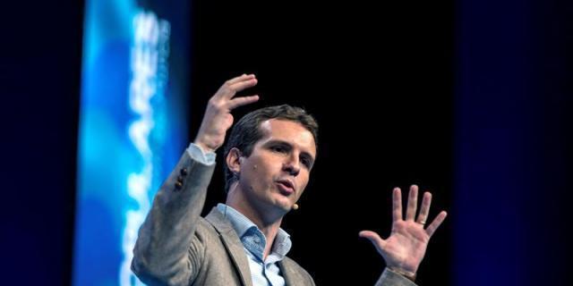 La "aznarización" del equipo de Casado que no convence a todos en el PP