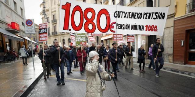 Miles de personas salen a la calle en 70 ciudades españolas pidiendo pensiones "dignas"