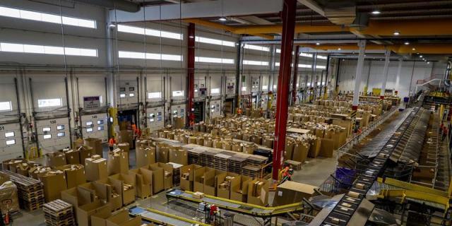 Los trabajadores de Amazon en España avisan de que se retrasarán pedidos por sus paros