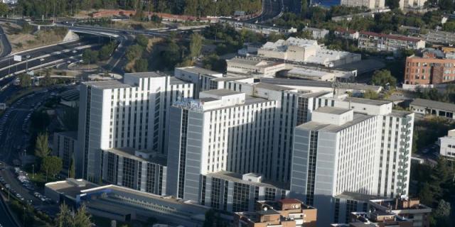 Convocan una huelga de limpieza en seis hospitales madrileños a partir del 2 de abril