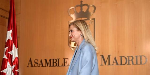 Cifuentes cumple el 25 de abril un año fuera de la política