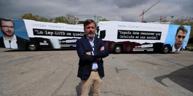 HazteOir fleta tres autobuses contra PSOE, PP y Ciudadanos