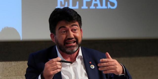 Sánchez Mato promete a los taxistas una ordenanza que proteja al sector