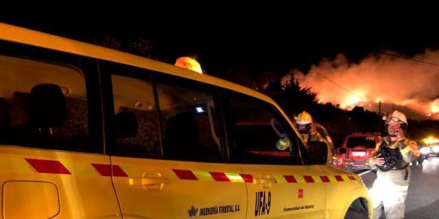 Más de 180 profesionales luchan contra un incendio en El Berrueco