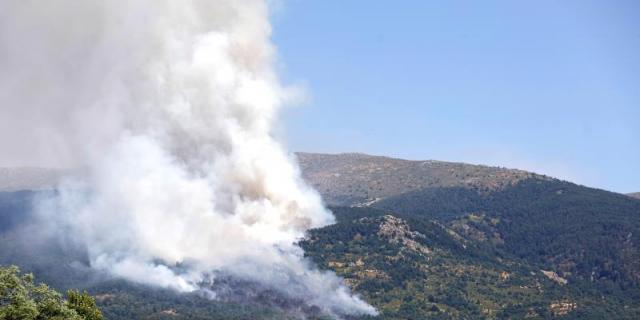 Dos incendios en Madrid y Segovia amenazan el Parque Nacional de Guadarrama