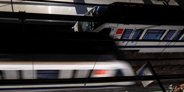 Los vigilantes de seguridad de las líneas 7 y 9 de Metro inician una huelga indefinida