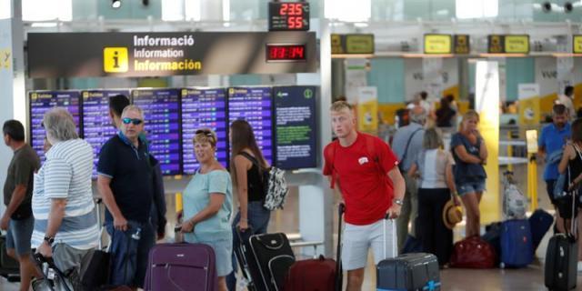 Huelgas en aeropuertos y estaciones de tren marcan la vuelta de las vacaciones