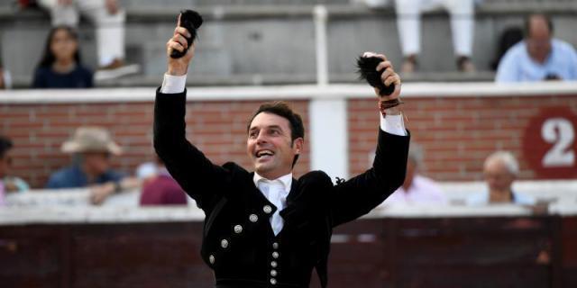 Puerta Grande al efectismo de Cartagena y a la pureza de Galán en "Sanse"