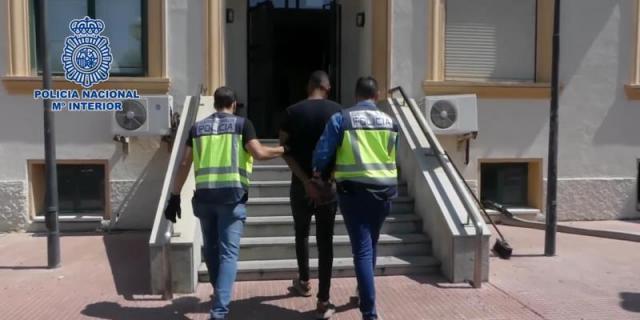 Detenido por retener y atracar a diez menores en el Metro del sur de Madrid