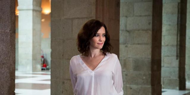 Díaz Ayuso cree que la Comunidad no debe retirarse "súbitamente" de Avalmadrid