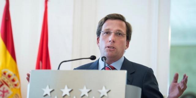 Martínez-Almeida acusa a Carmena de "impostura" por reducir las multas en Madrid Central antes de las municipales