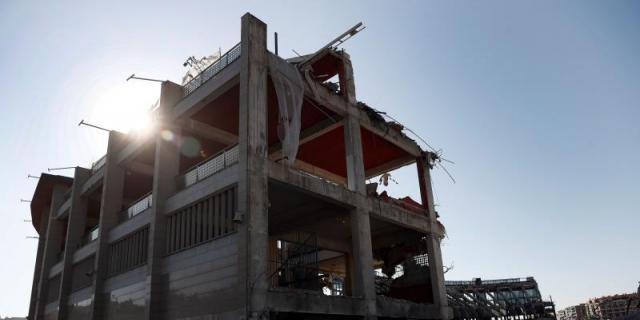 Los vecinos denuncian las incomodidades de las obras del Vicente Calderón: calles levantadas, ruido y polvo
