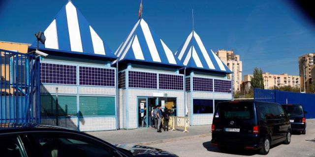 Diez internos del CIE de Aluche de Madrid se fugan por una ventana con sábanas atadas