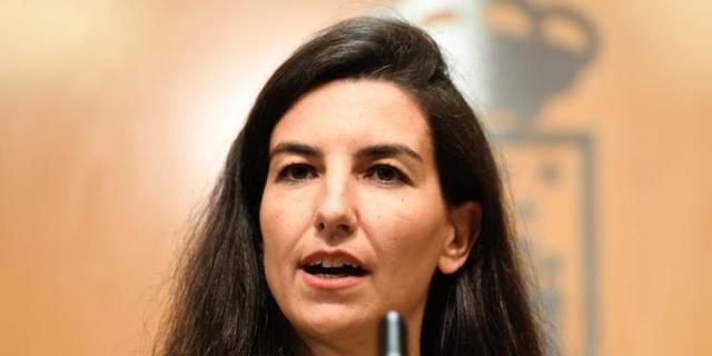 Monasterio dice que España debe tener "puertas claras y leyes claras"