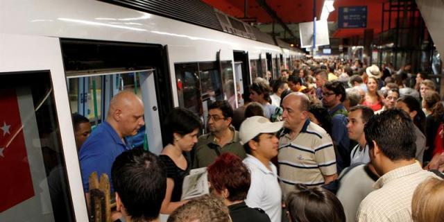 El metro contamina cinco veces menos que el vehículo privado
