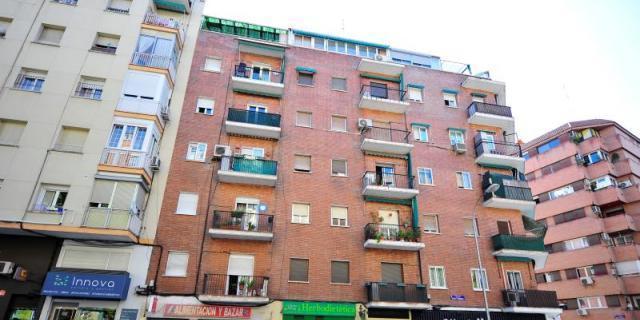 Detenida la mujer que se arrojó con su hija de dos años desde un segundo piso en Tetuán