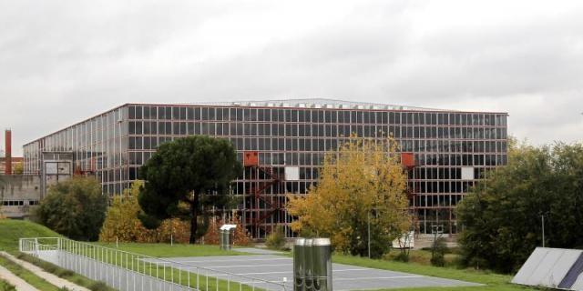 La Policía Municipal requisa 1.663 productos falsificados en un 'outlet'