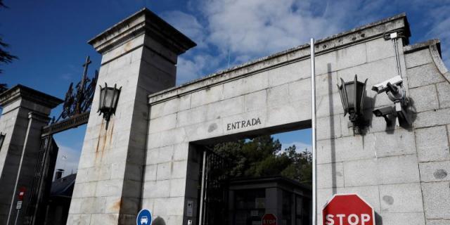 Reabre el Valle de los Caídos en el primer día con público tras la exhumación