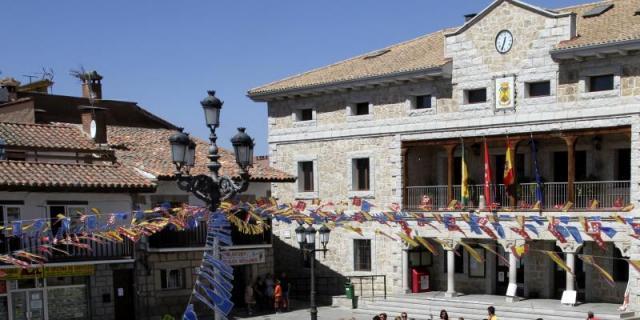 Manzanares se alía con los artesanos de la Sierra para aumentar el turismo