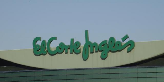 El Corte Inglés refuerza su plantilla por Navidad con 9.000 contrataciones