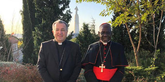 El prefecto del Vaticano cardenal Sarah visita el Cerro de los Ángeles